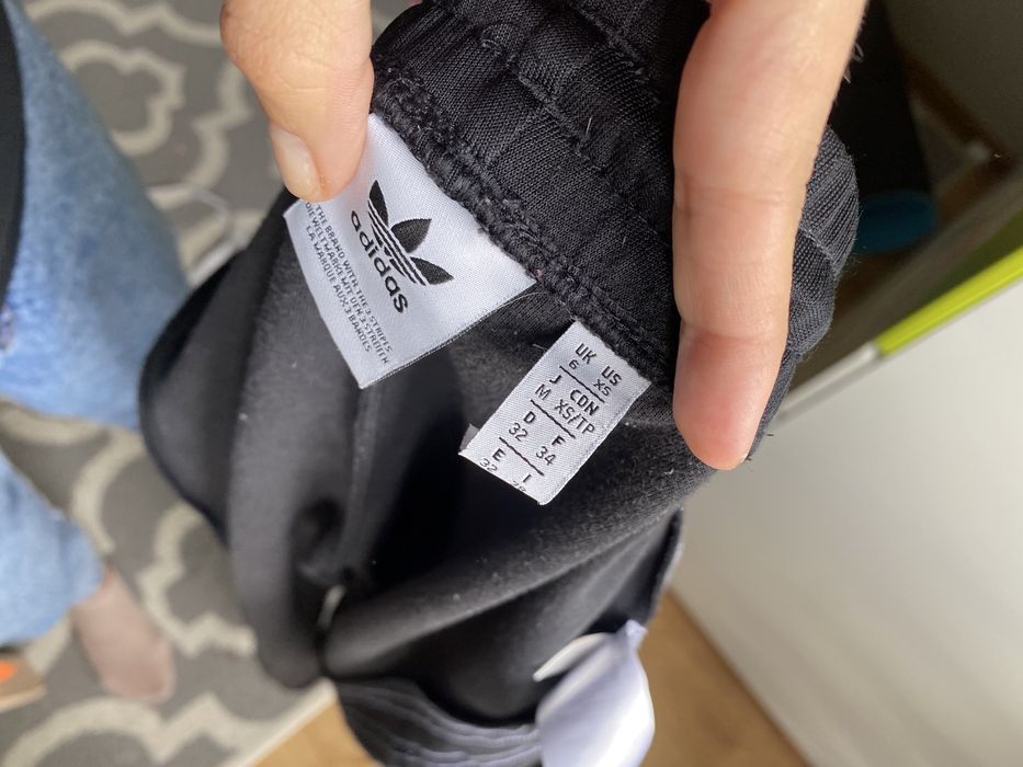 adidas spodnie damskie dresowe roz 34/xs czarne paski