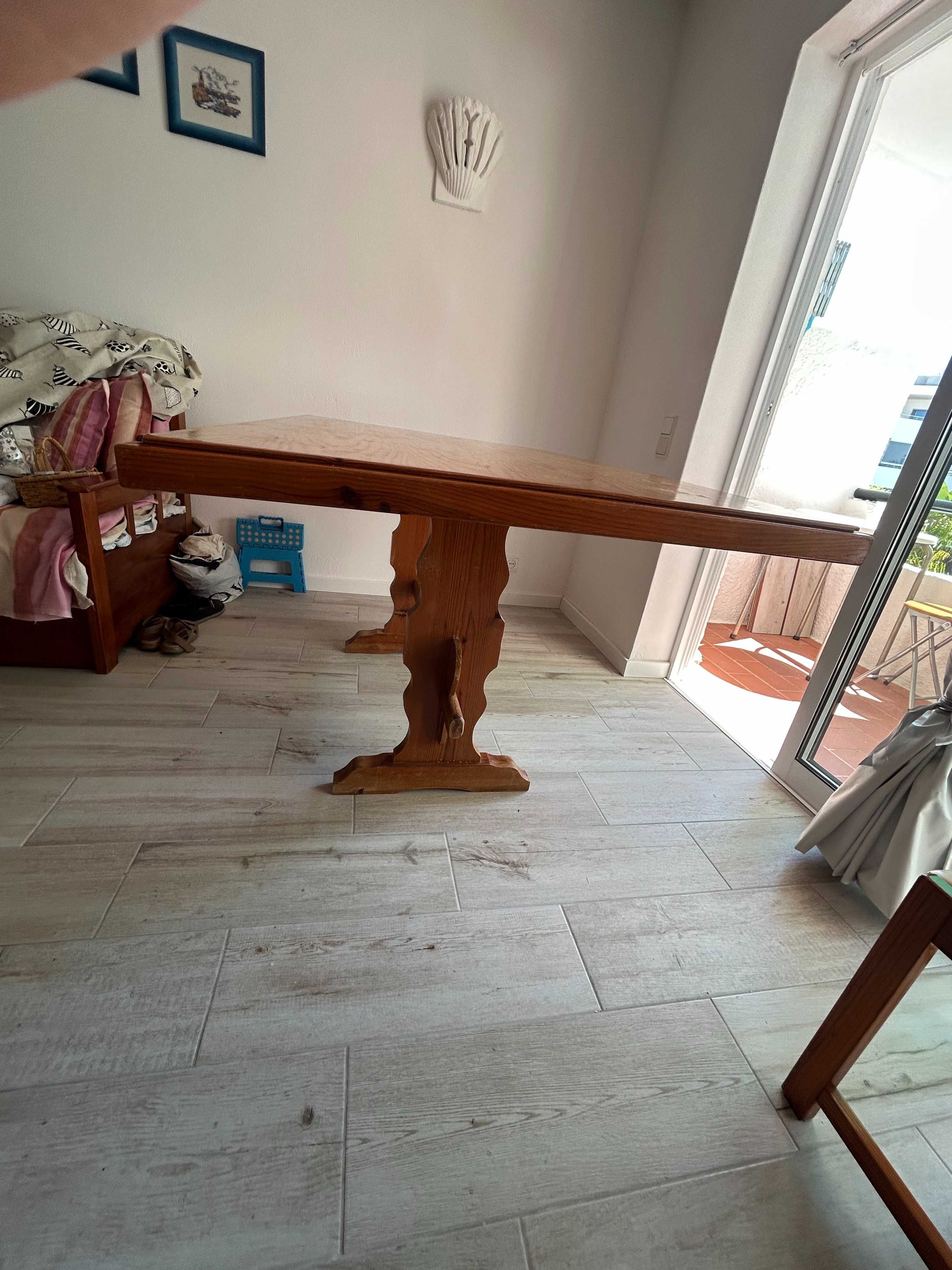 Mesa de jantar grande
