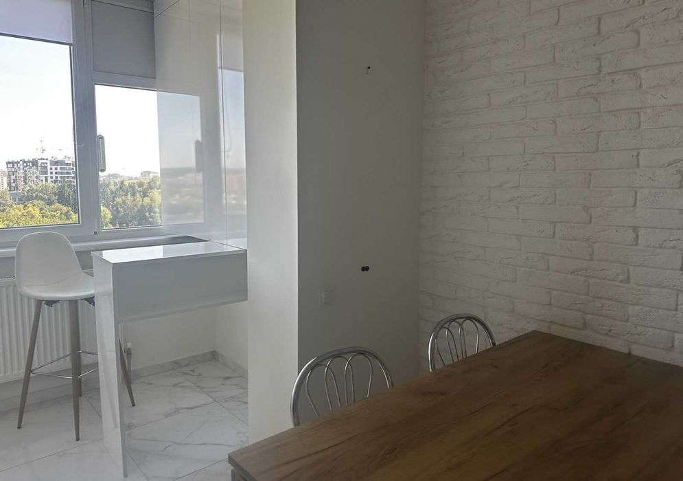 1к Н/Б 40 кв.м. Ремонт, Виставка