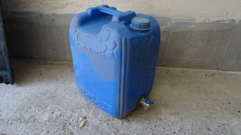 baniak na wodę  kanister na wodę  około 15 L