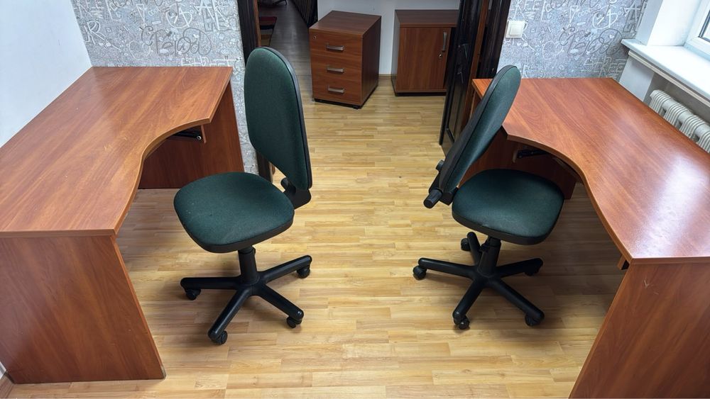 Набір офісних меблів (для школярів,студентів,в офіс)