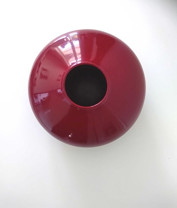nowoczesny wazon ceramiczny bordowy niski
