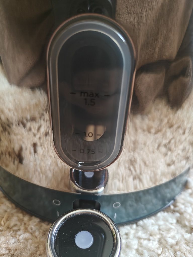 Електрочайник Russell Hobbs