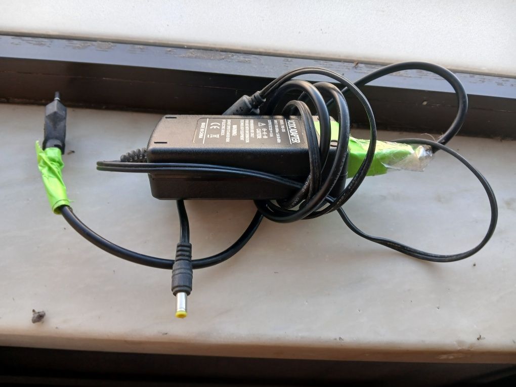 Toldo para loja ou varanda, e material eletrónico