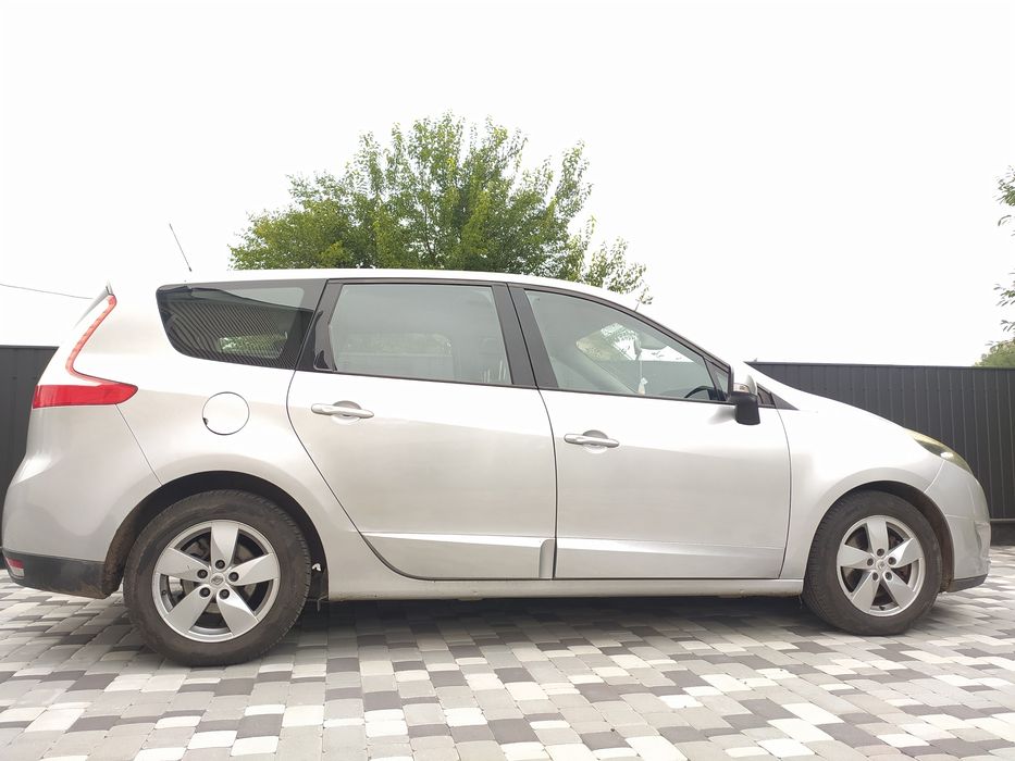 Продам Рено Гранд Сценік