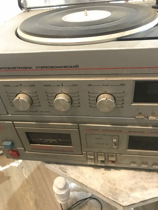 протгрователь виниловых дисков