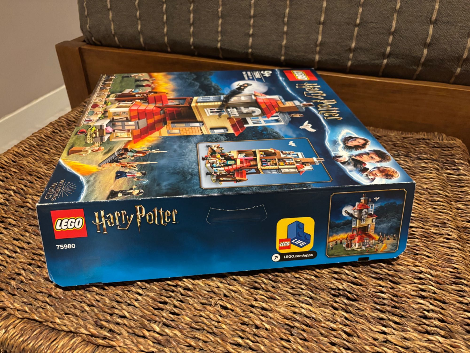Lego 75980 Attack on The Burrow Completo