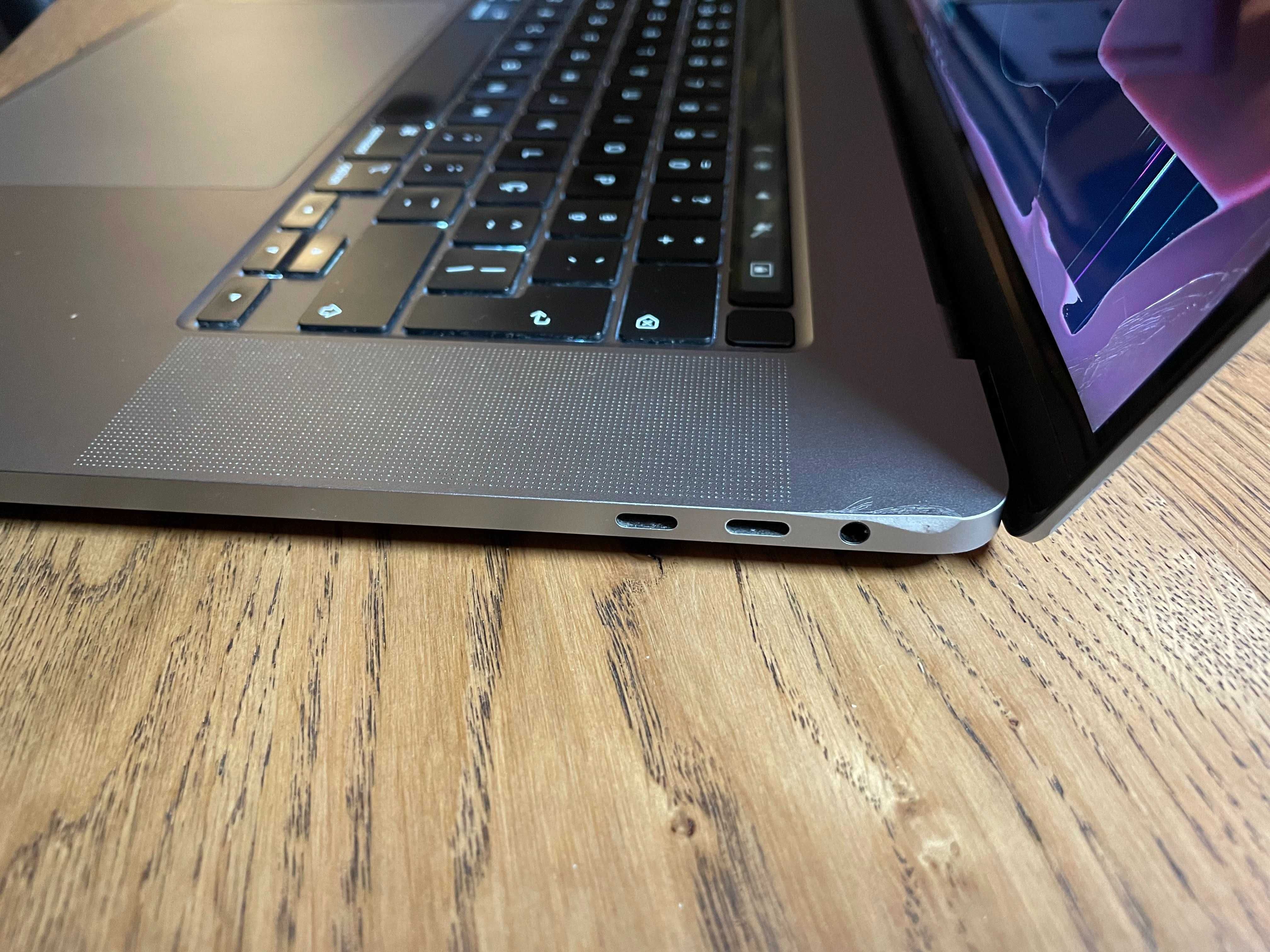 Macbook Pro 16 2019 i9 16Gb RAM 1TB SSD - ecrã danificado