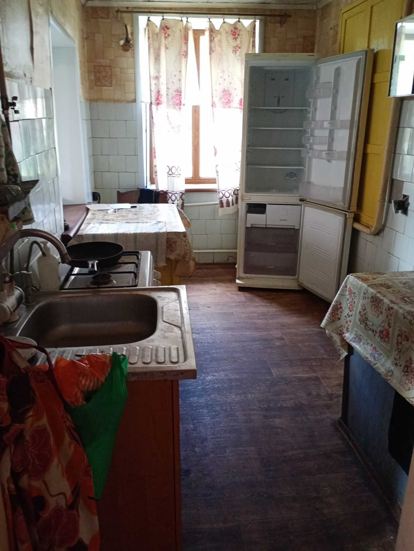 Продам дім на Карачунах.