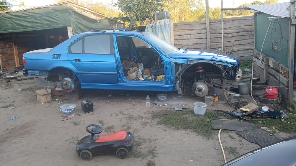 Разбор БМВ е38 740,735,750,740D