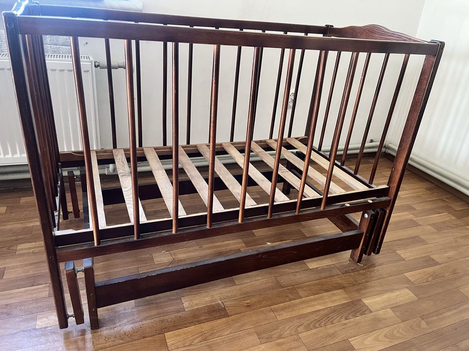 Дитяче ліжко, що гойдається!