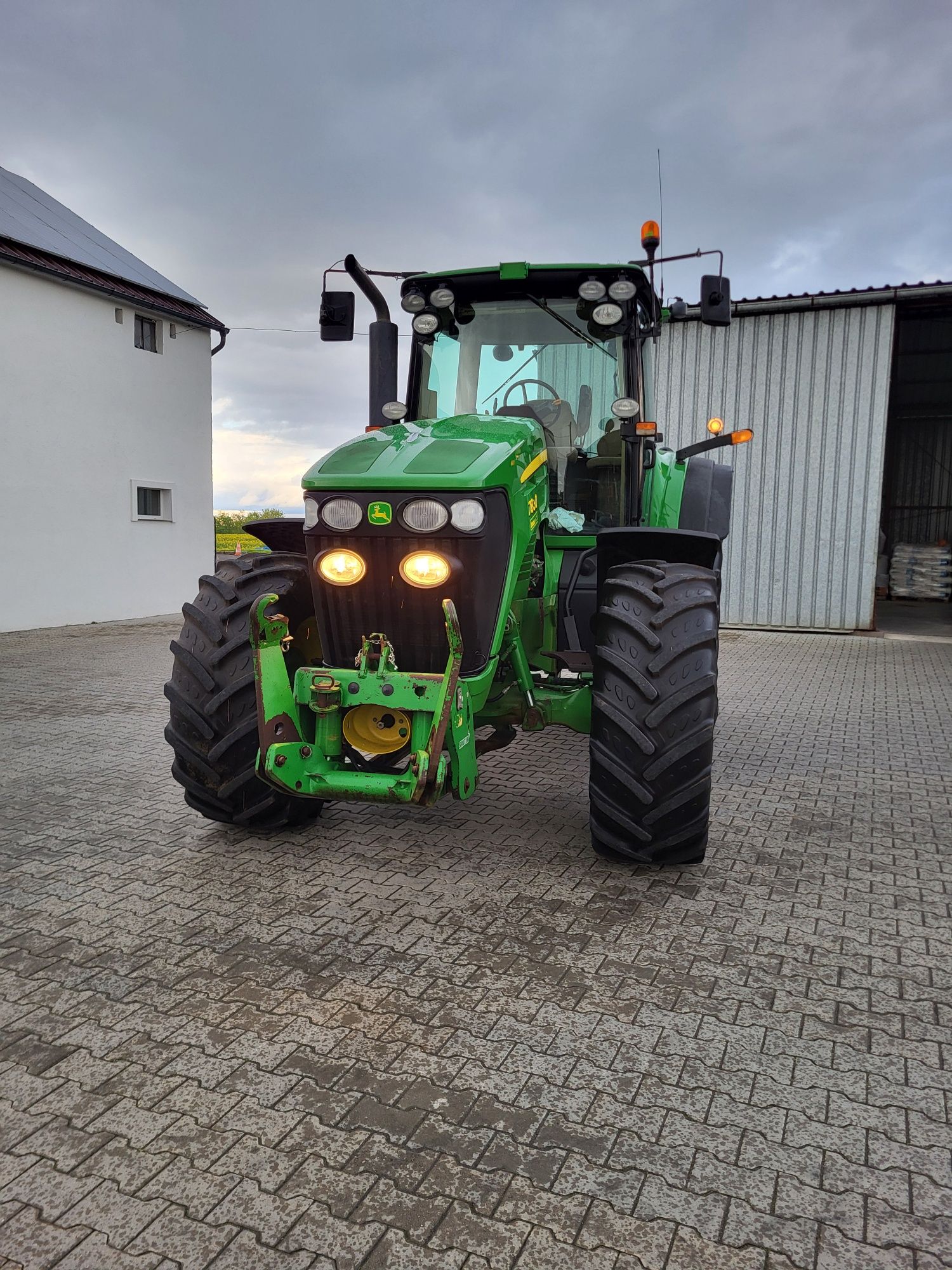 Ciągnik rolniczy John Deere model 7830