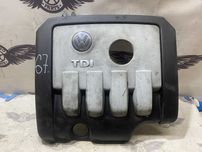 Декоративная крышка двигателя на VW Passat B6 05-10 2.0TDI / Пассат Б6