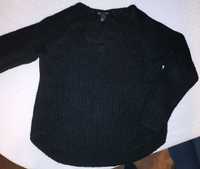 Czarny sweter z dekoldem w literę V rozm. M