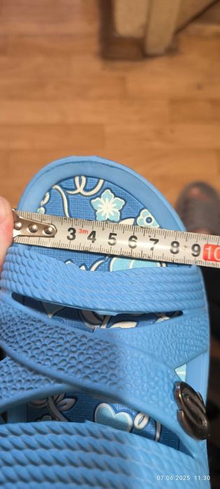 Продам женские сланцы