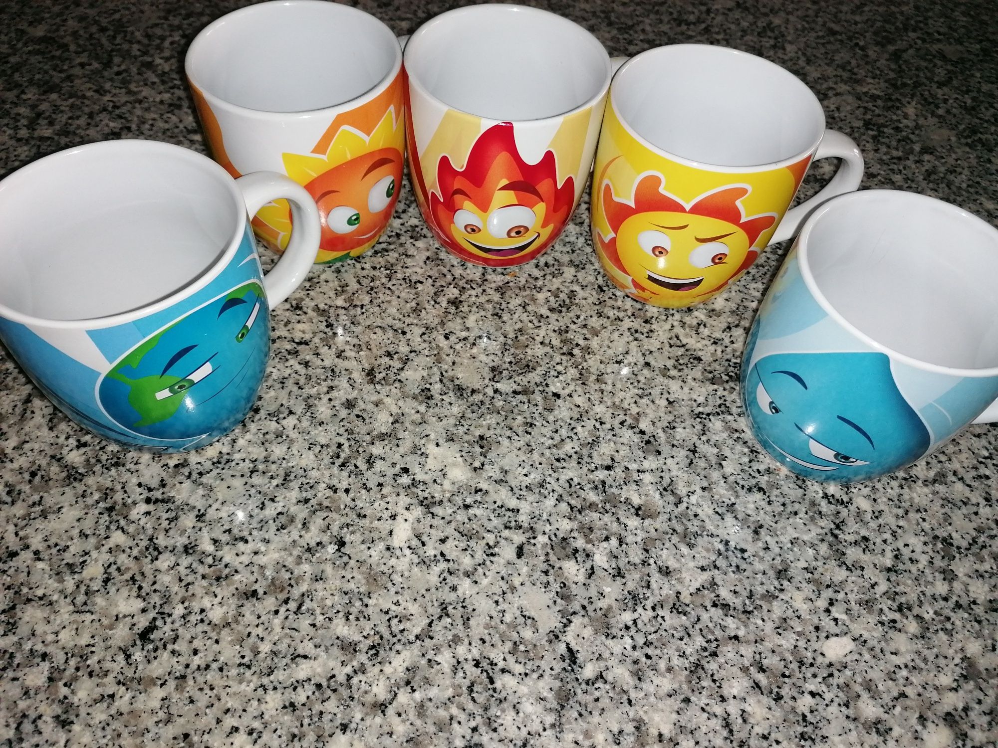 Canecas do lidl tem 5