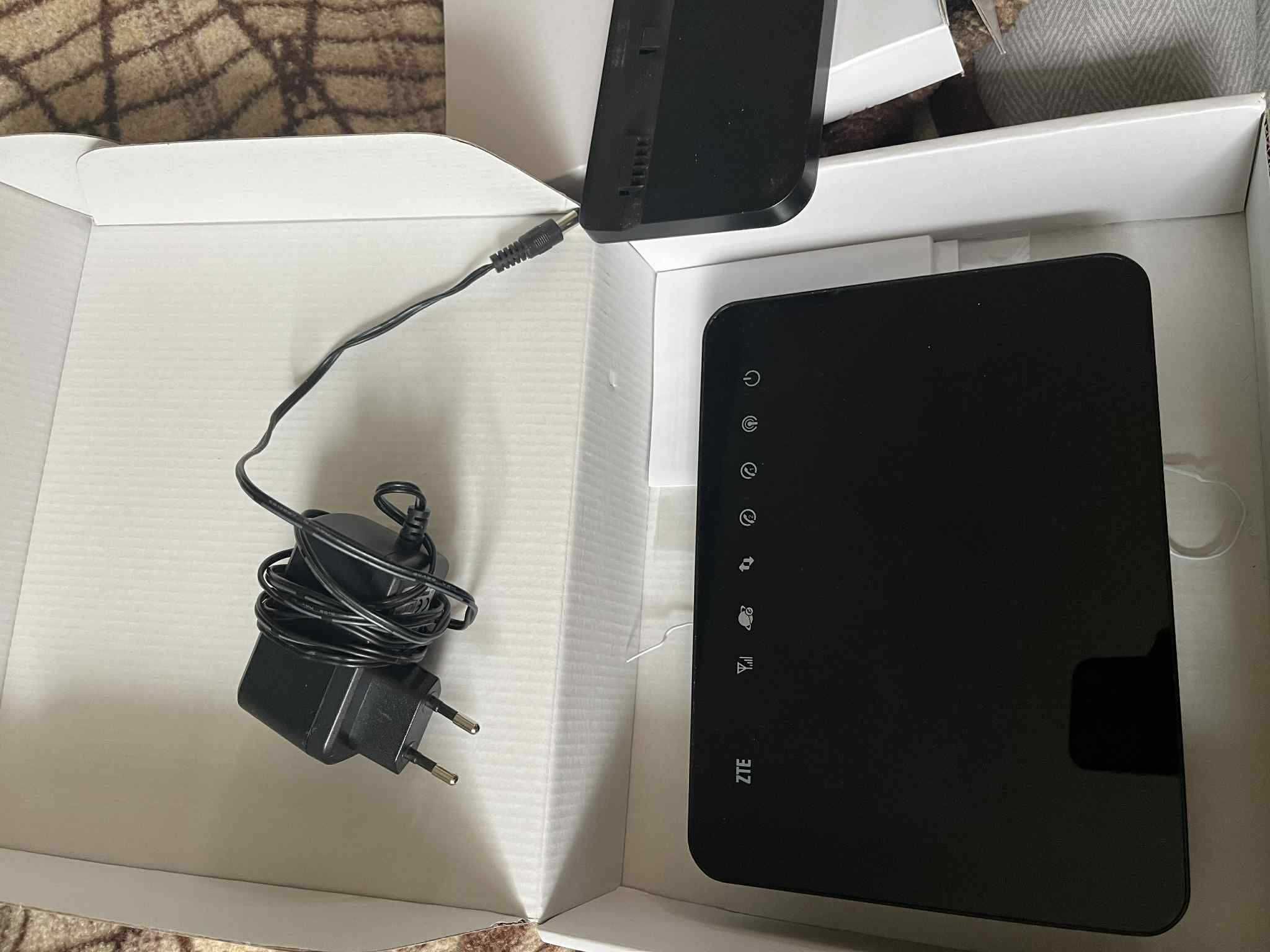 Router modem wi-fi na karte SIM 4G LTE ZTE MF28D