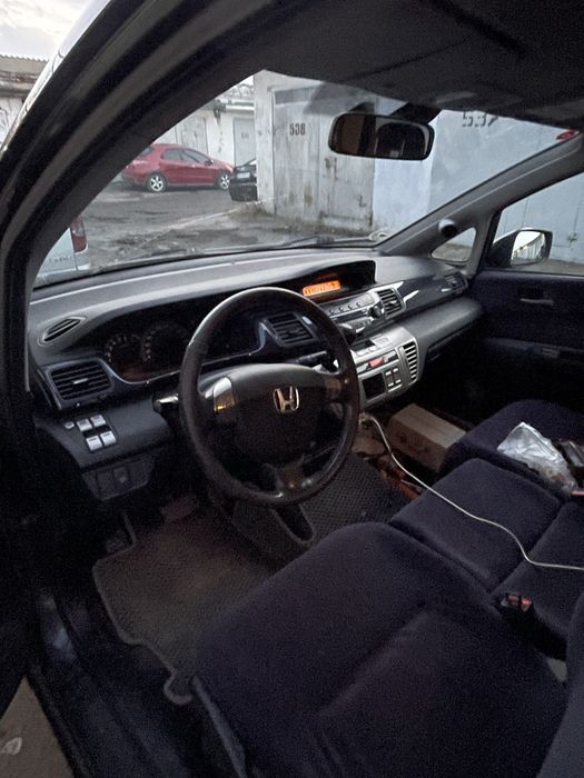 Продам Хонда  FR -V