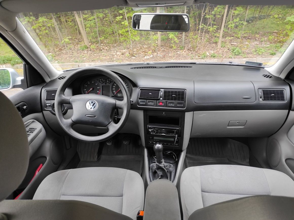 Sprzedam Volkswagen Golf IV 2.0 115 KM