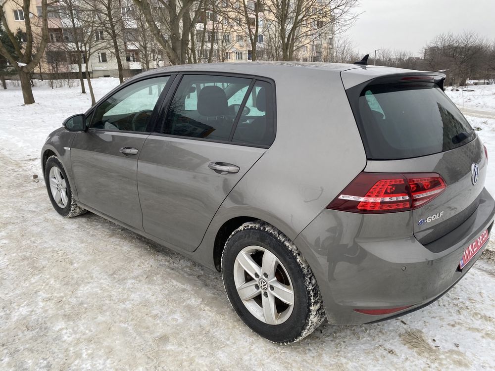 Volkswagen e-Golf 24 квт 2016