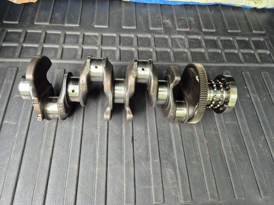 Колінвал BMW X5 F15