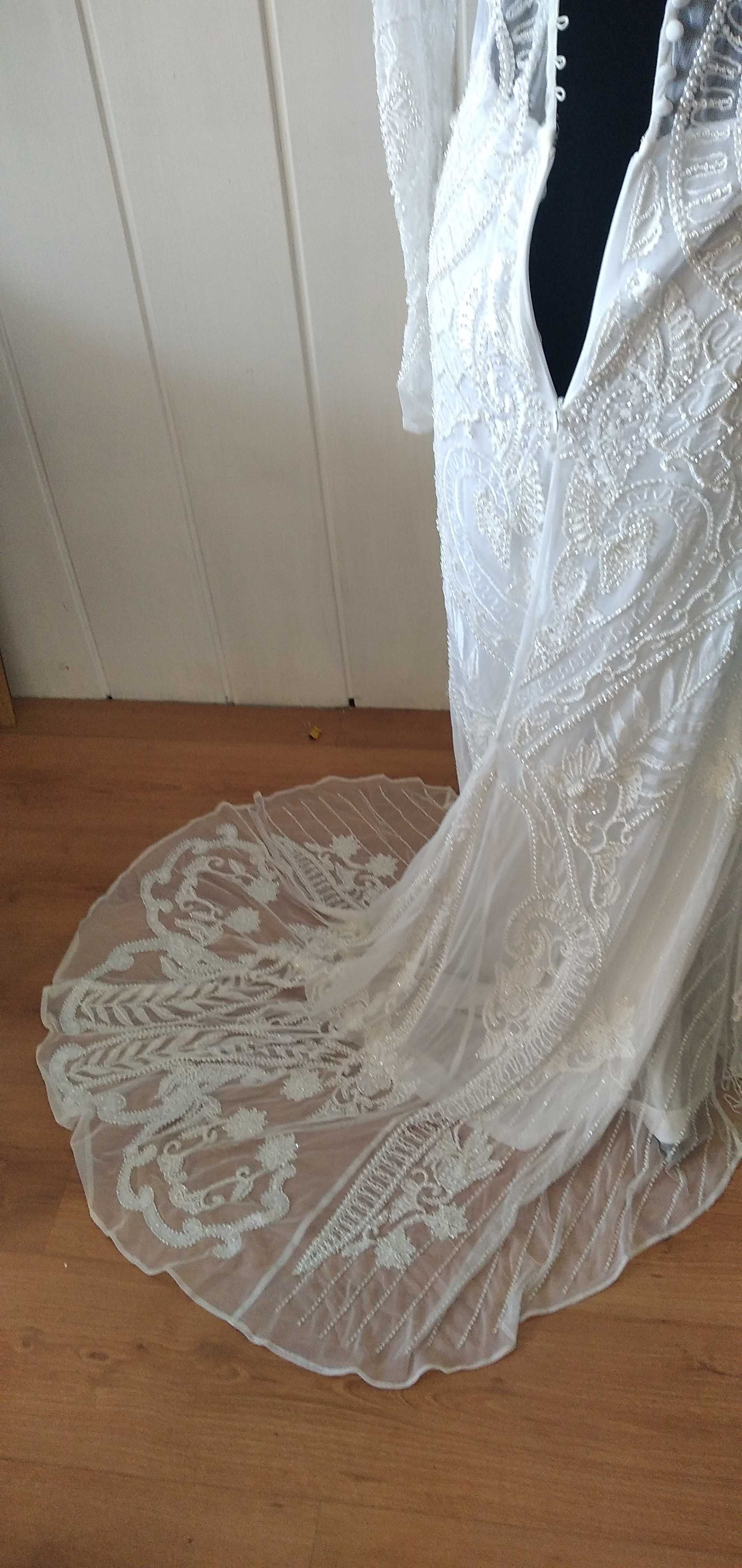 Przepiękna sukienka ślubna 40