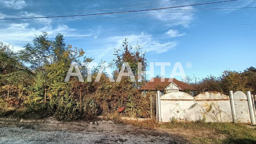 Будинок з ділянкою  50 сотих і новим фундаментом