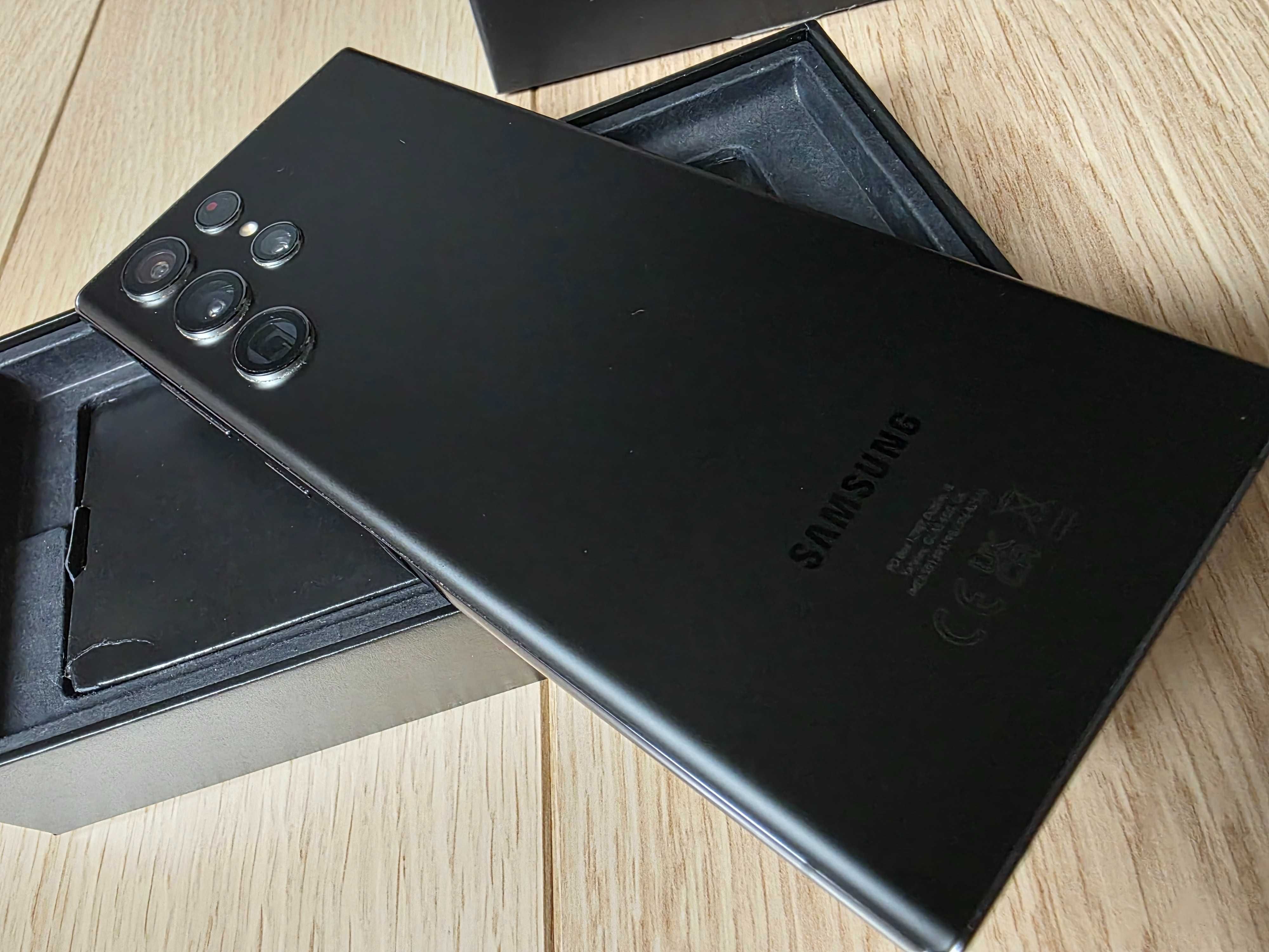 MEGA zestaw - Smartfon Samsung s22 ULTRA, 5G 8/128 + dodatki