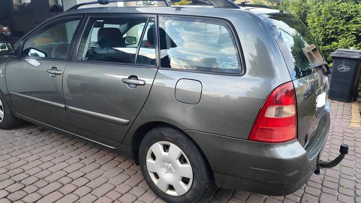 TOYOTA Corolla 2.0 D-4D Base 2003r