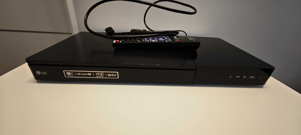 Odtawrzacz Blu Ray 3D LG BP-640 WI-FI Divx HD usb + pilot ,smart TV