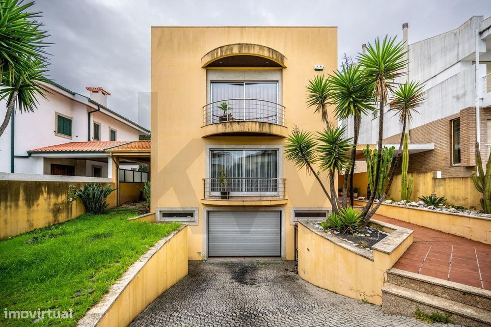 Fantástica Moradia de 4 Pisos em Moreira da Maia | Jardim c/ Barbecue
