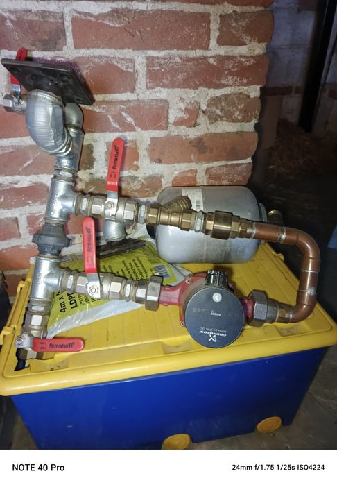 Pompa co Grundfos + zawory