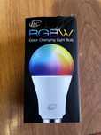Żarówka + Pilot Zmieniająca Kolor RGBW LED 12w