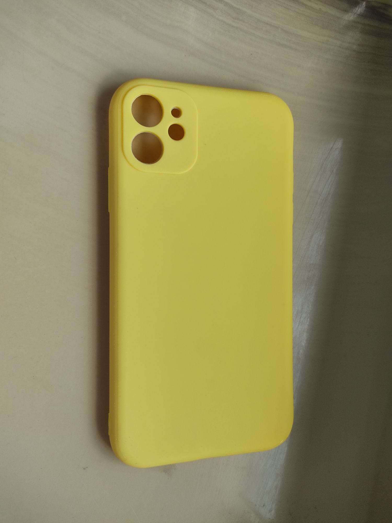 Case Apple iPhone 11 silicone etui żółte