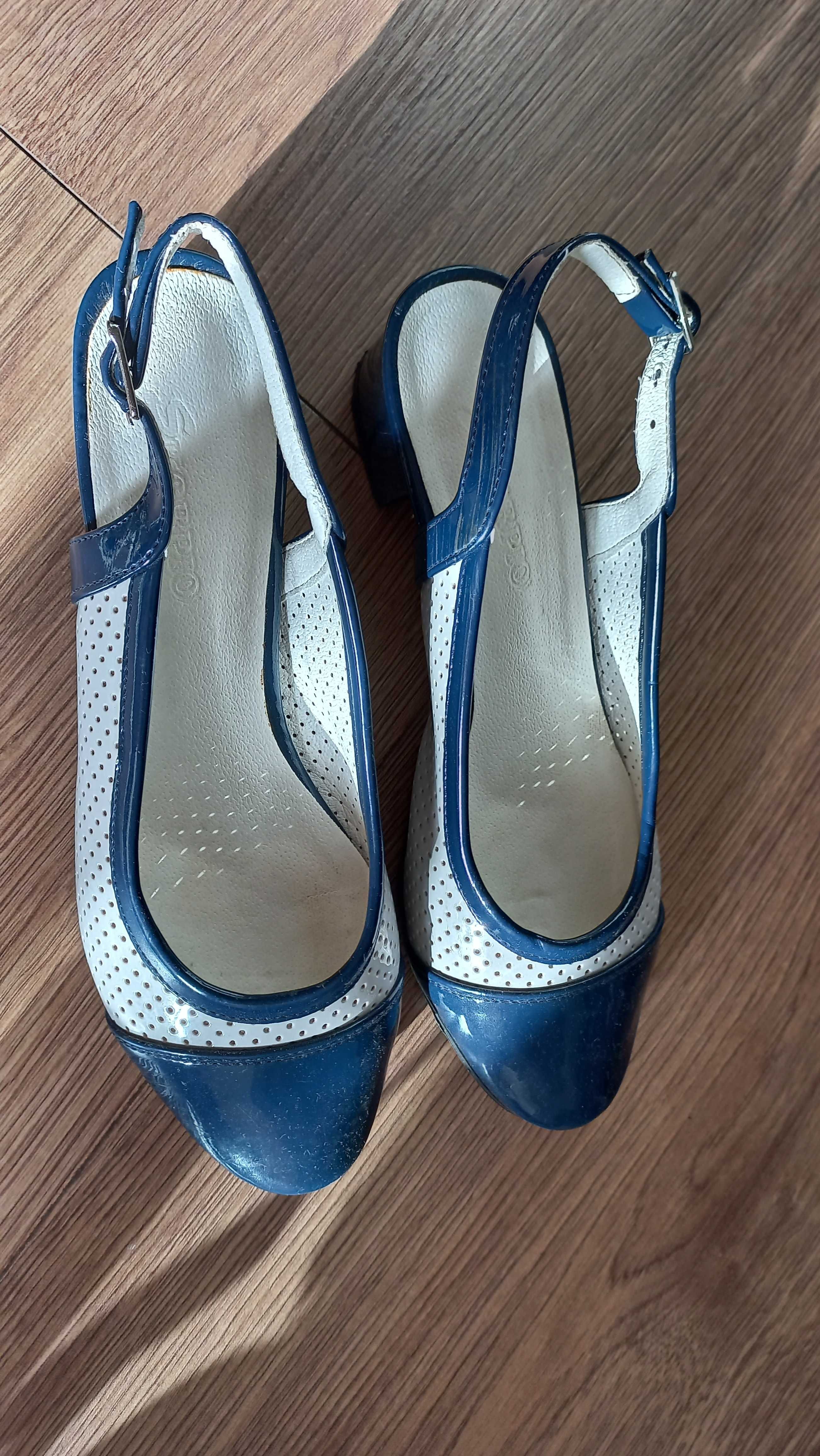 Buty damskie ze skóry sandałki r.38 słupek  baleriny