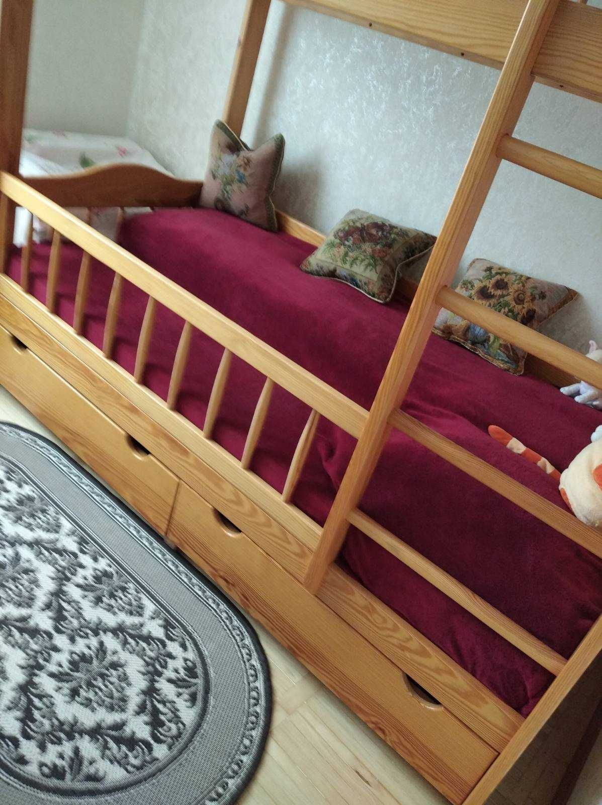 Двохярусне ліжко, сосна