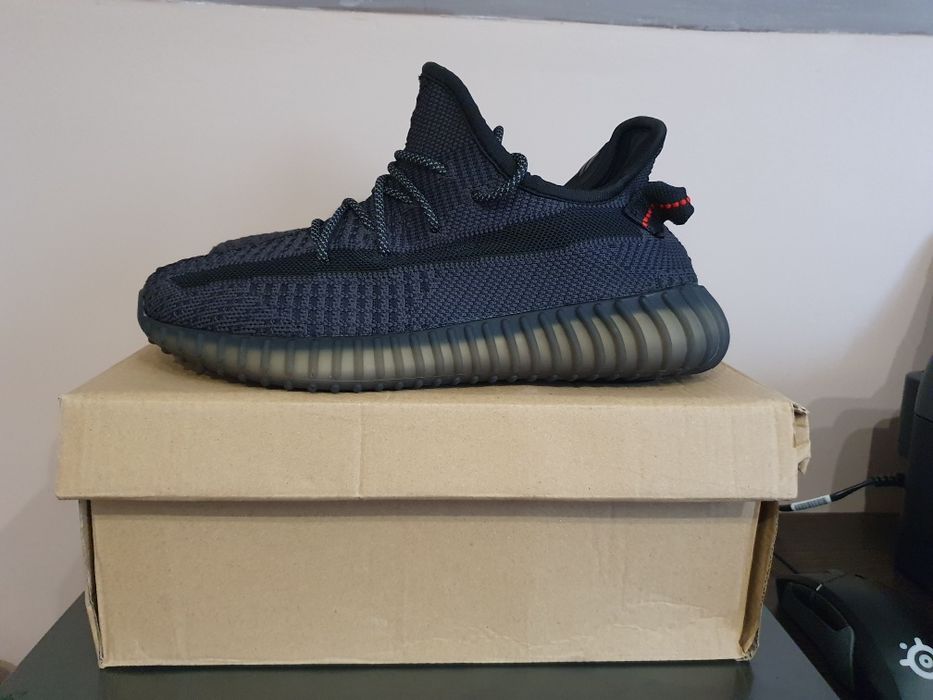 Sprzedam buty adidas yezy boost 350 v2 czarny statyczny r42