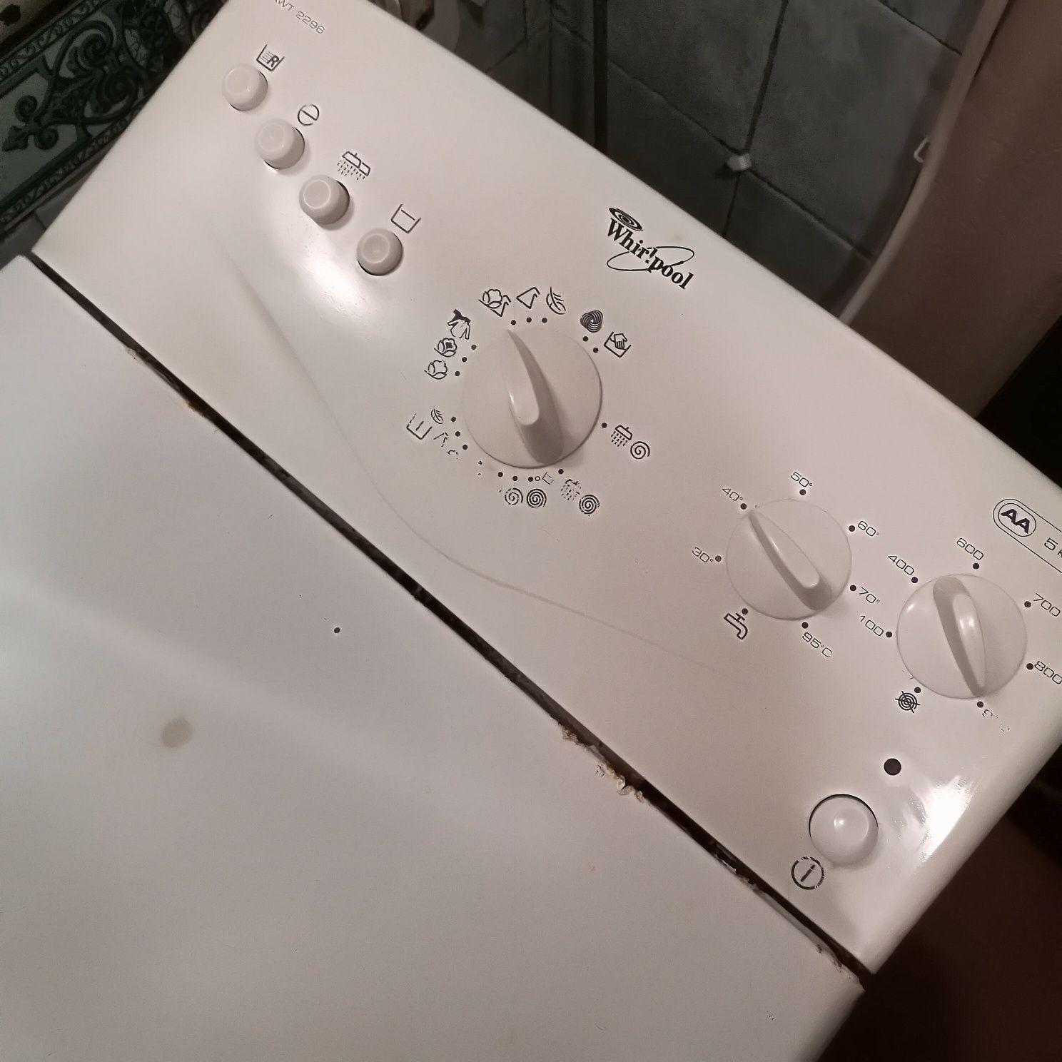 Стиральная машина Whirlpool.