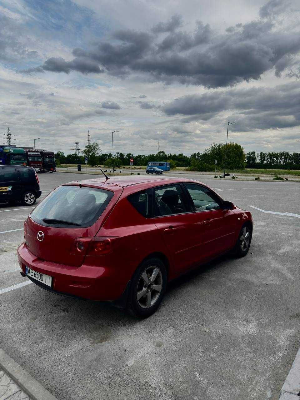 Mazda Mazda3 2004, автомат, хэтчбек 5 дв., 1 поколение.