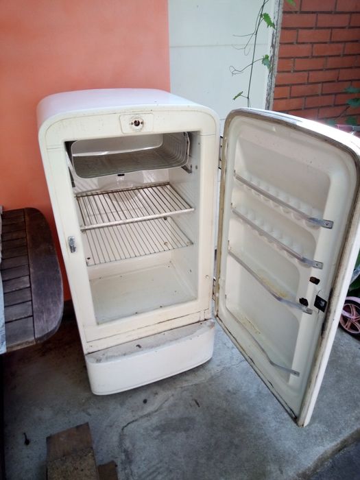 Холодильник рабочий