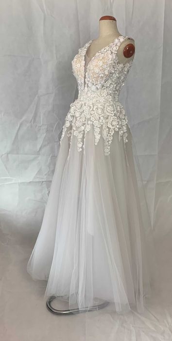Nowa suknia ślubna 38/40 M/L boho-luxe hafty Princessa szampańska biel