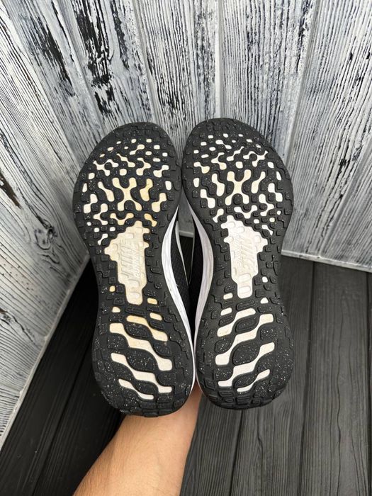 Кросівки - Nike Revolution 43р
