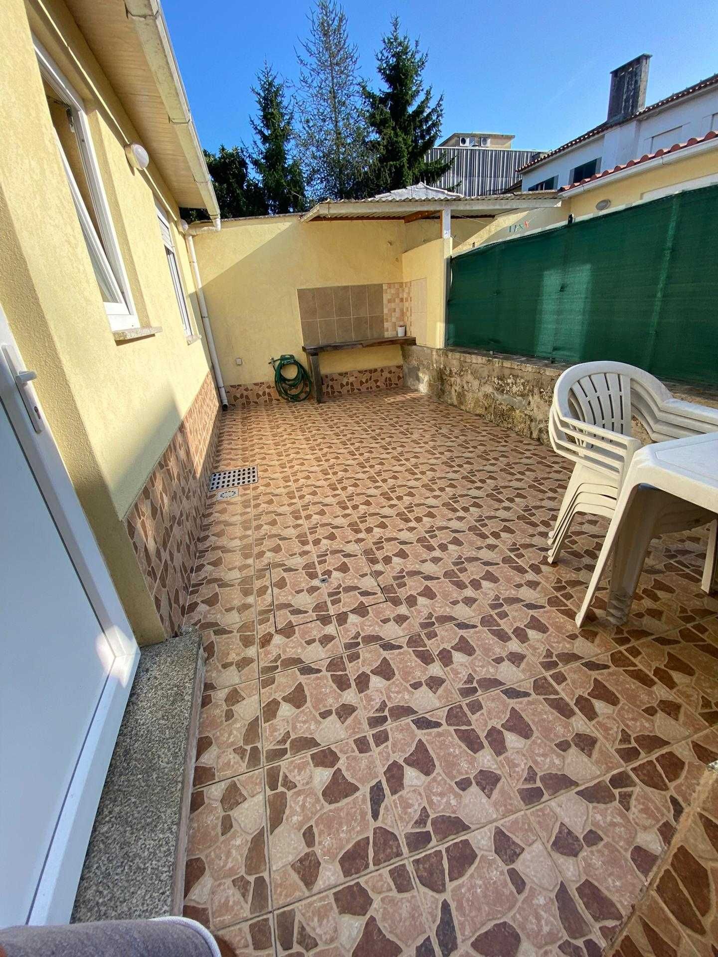 Moradia T4 C Mob C Terraço Prox Igreja da Areosa