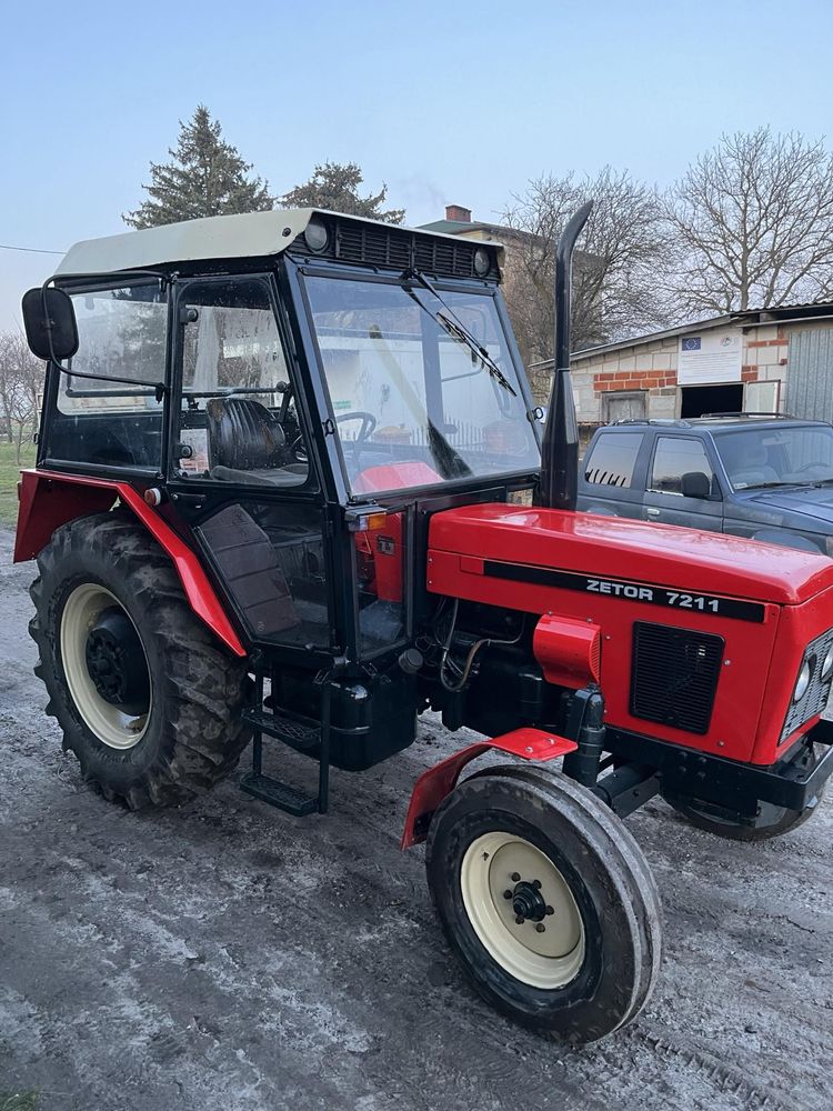 Traktor Zetor 7211