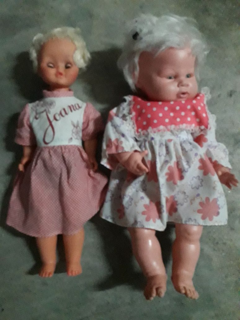 Bonecas variadas