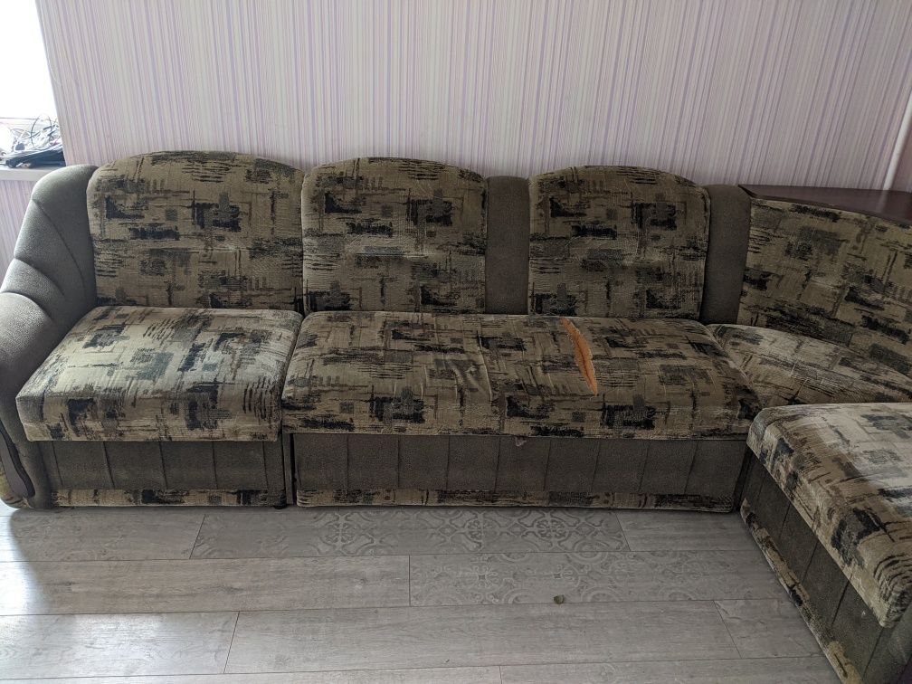 Продам диван мягкий