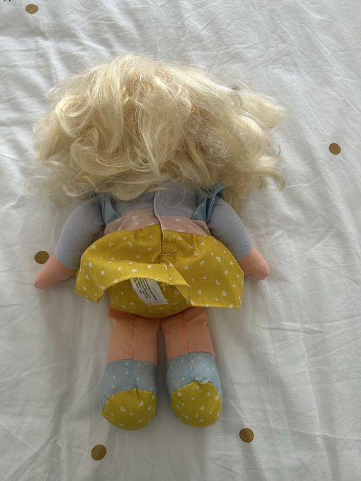 Boneca Kátia Beijinhos