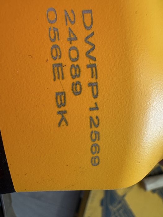 DeWalt Gwoździarka Młotek pneumatuczny do parkietów podłogi desek