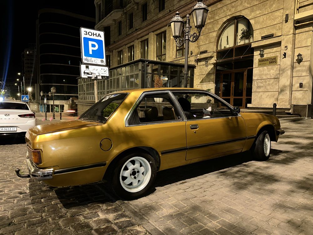 Opel rekord 2.0 автомат / выхлоп / инжектор