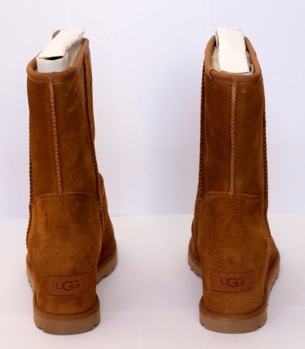 Botas UGG - Women Classic Femme Short // Tamanho: 38 // Cor: Chestnut